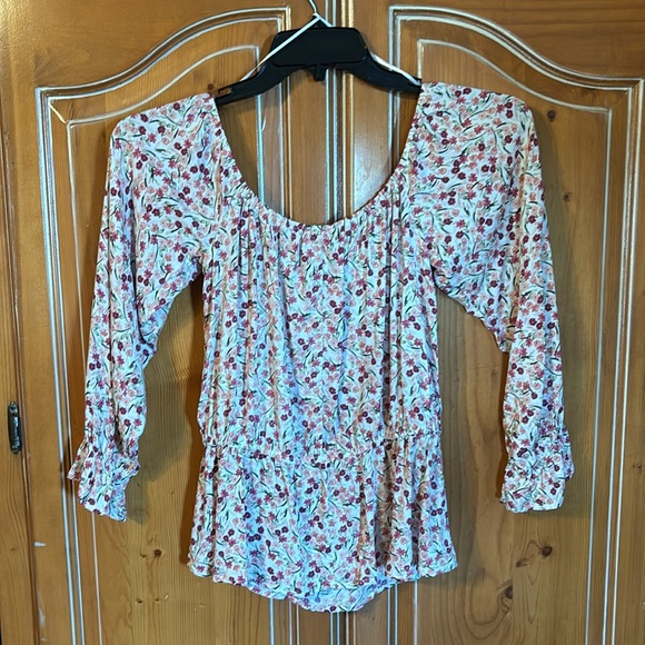 Blue Rain Floral medium blouse - Picture 2 of 6